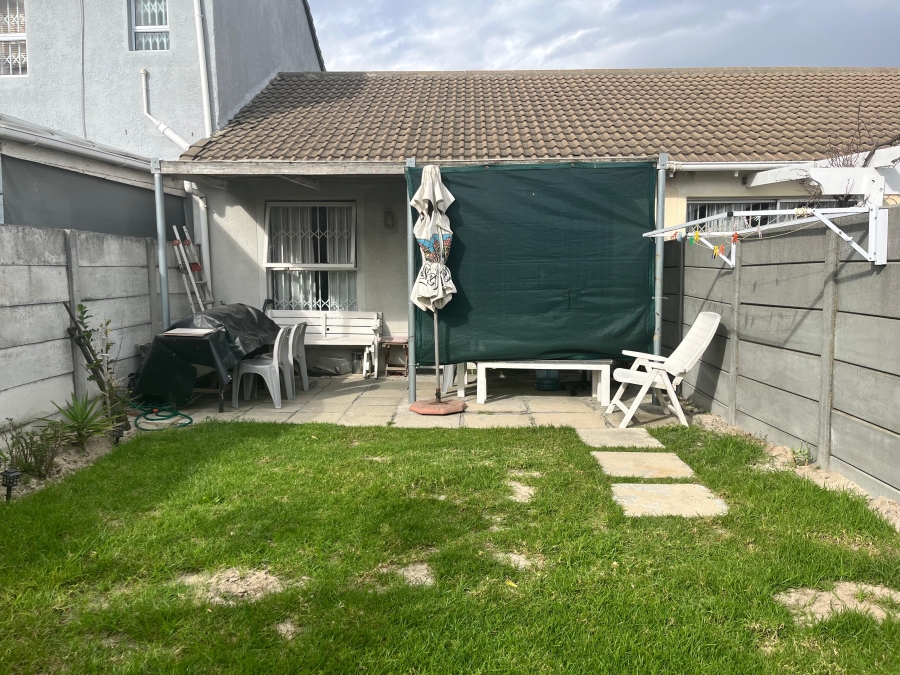 2 Bedroom Property for Sale in Thornton Western Cape